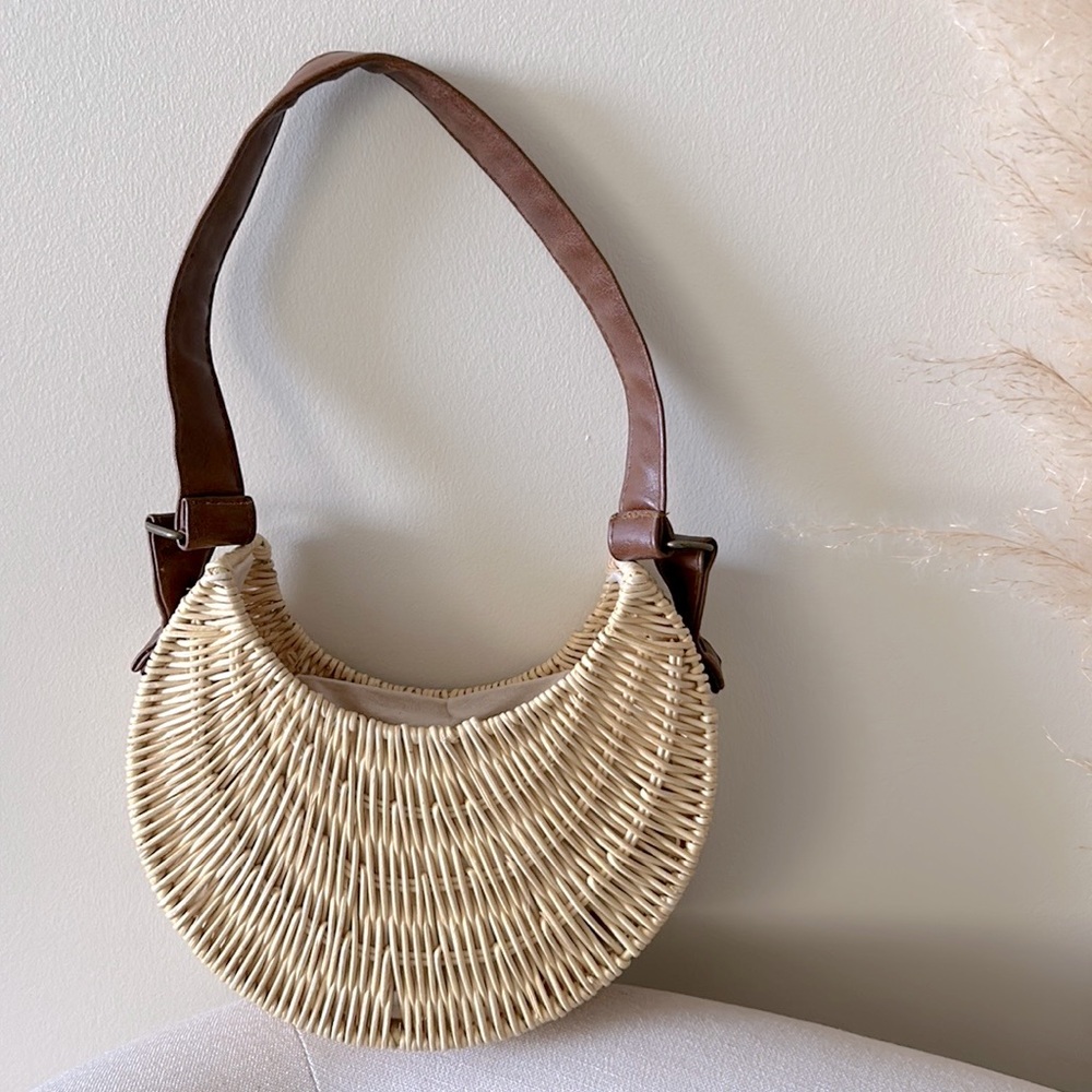Wicker Purse With Leather Strap